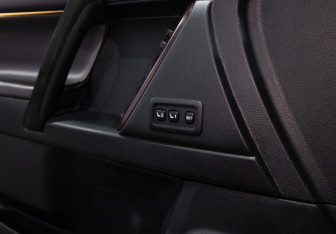Подержанный автомобиль Toyota Land Cruiser Prado 2014 года (20 фото)