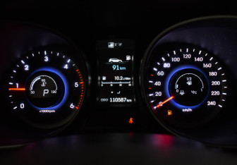 Подержанный автомобиль Hyundai Santa Fe 2012 года (19 фото)