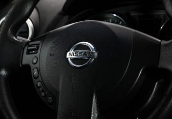 Подержанный автомобиль Nissan Qashqai 2012 года (11 фото)