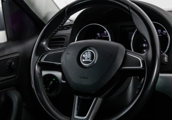 Подержанный автомобиль Skoda Yeti 2014 года (11 фото)