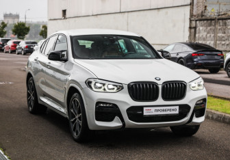 Подержанный автомобиль BMW X4 2020 года (5 фото)