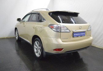 Подержанный автомобиль Lexus RX 2010 года (7 фото)