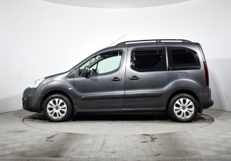 Подержанный автомобиль Citroen Berlingo 2021 года (8 фото)