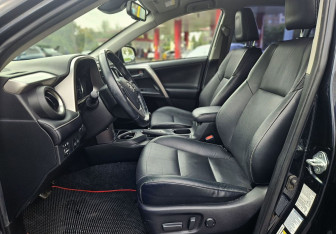 Подержанный автомобиль Toyota RAV4 2017 года (9 фото)