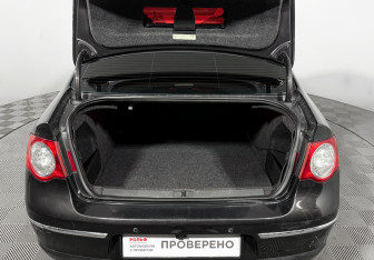 Подержанный автомобиль Volkswagen Passat Sedan 2006 года (18 фото)
