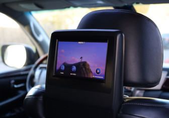 Подержанный автомобиль Lexus LX 2012 года (19 фото)