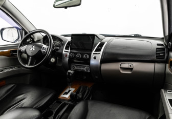 Подержанный автомобиль Mitsubishi Pajero Sport 2008 года (9 фото)