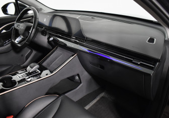 Подержанный автомобиль Omoda C5 2023 года (12 фото)