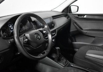 Подержанный автомобиль Skoda Rapid Liftback 2021 года (9 фото)