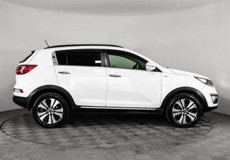 Подержанный автомобиль Kia Sportage 2011 года (4 фото)