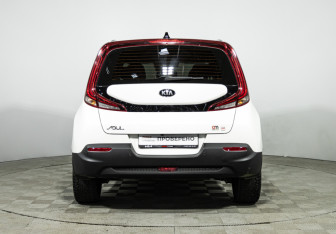 Подержанный автомобиль Kia Soul 2021 года (6 фото)