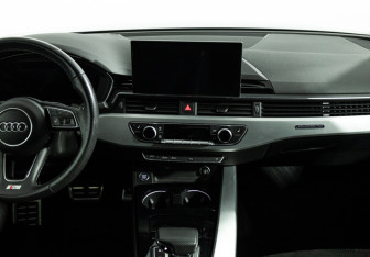 Подержанный автомобиль Audi A4 Sedan 2021 года (14 фото)