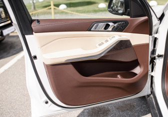 Подержанный автомобиль BMW X7 2019 года (19 фото)