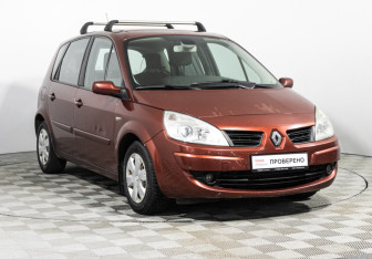 Подержанный автомобиль Renault Scenic 2008 года (3 фото)