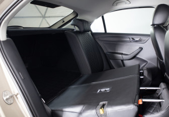 Подержанный автомобиль Skoda Rapid Liftback 2021 года (14 фото)