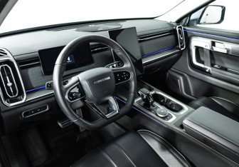 Подержанный автомобиль Jaecoo J7 2023 года (11 фото)