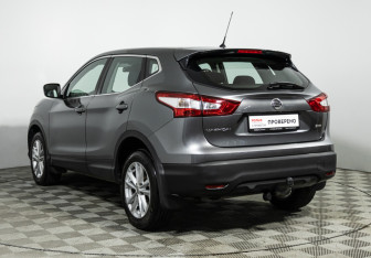 Подержанный автомобиль Nissan Qashqai 2014 года (7 фото)