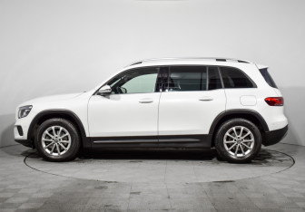 Подержанный автомобиль Mercedes-Benz GLB 2020 года (8 фото)