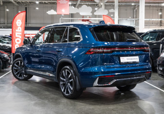 Подержанный автомобиль Geely Monjaro 2023 года (10 фото)