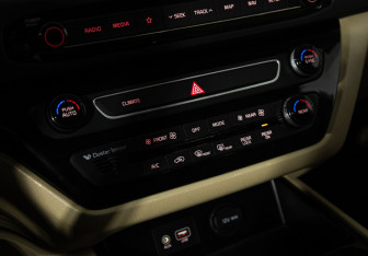 Подержанный автомобиль Kia Carnival 2019 года (22 фото)