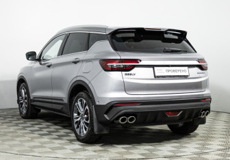 Подержанный автомобиль Geely Coolray 2023 года (7 фото)