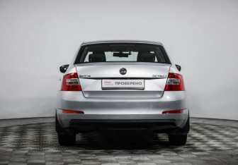 Подержанный автомобиль Skoda Octavia Liftback 2014 года (6 фото)