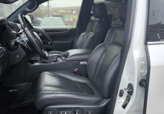 Подержанный автомобиль Lexus LX 2021 года (19 фото)