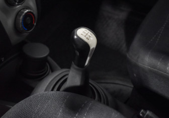 Подержанный автомобиль Toyota Yaris Hatchback 2006 года (11 фото)