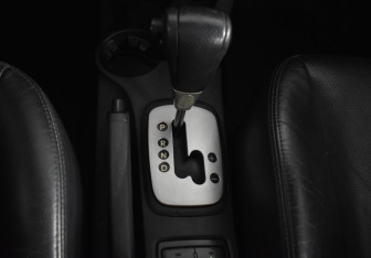 Подержанный автомобиль Kia Sportage 2007 года (17 фото)