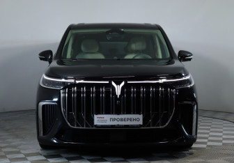 Подержанный автомобиль Voyah Dream 2022 года (2 фото)