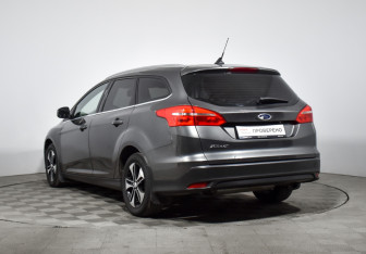 Подержанный автомобиль Ford Focus Wagon 2018 года (7 фото)