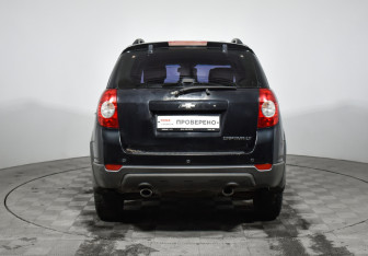 Подержанный автомобиль Chevrolet Captiva 2013 года (6 фото)