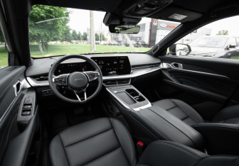 Подержанный автомобиль Haval F7 2024 года (10 фото)