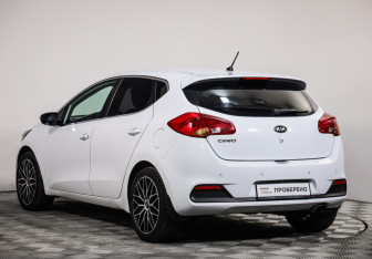 Подержанный автомобиль Kia Ceed Hatchback 2012 года (7 фото)
