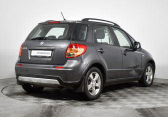 Подержанный автомобиль Suzuki SX4 Hatchback 2010 года (5 фото)