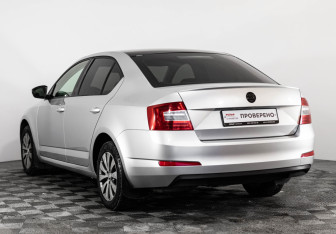 Подержанный автомобиль Skoda Octavia Liftback 2014 года (7 фото)