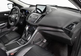 Подержанный автомобиль Ford Kuga 2018 года (12 фото)