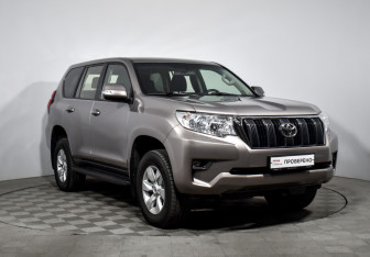 Подержанный автомобиль Toyota Land Cruiser Prado 2019 года (3 фото)