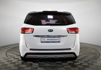 Подержанный автомобиль Kia Carnival 2016 года (6 фото)