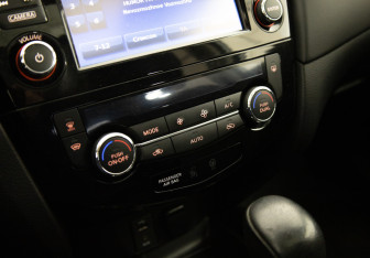 Подержанный автомобиль Nissan X-Trail 2020 года (13 фото)