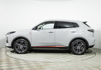 Подержанный автомобиль Changan UNI-S 2024 года (8 фото)