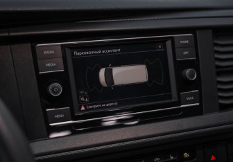 Подержанный автомобиль Volkswagen Caravelle 2020 года (15 фото)