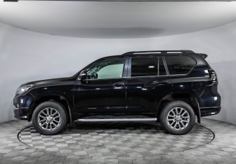 Подержанный автомобиль Toyota Land Cruiser Prado 2019 года (8 фото)