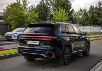 Подержанный автомобиль Geely Monjaro 2025 года (6 фото)