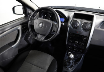 Подержанный автомобиль Renault Duster 2016 года (8 фото)