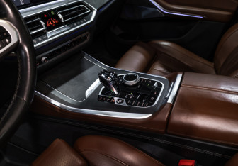 Подержанный автомобиль BMW X5 2019 года (26 фото)