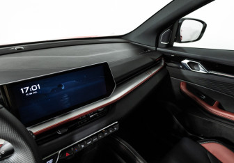 Подержанный автомобиль Geely Coolray 2024 года (18 фото)