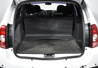 Подержанный автомобиль Renault Duster 2013 года (18 фото)