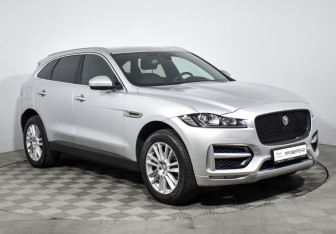 Подержанный автомобиль Jaguar F-Pace 2017 года (3 фото)