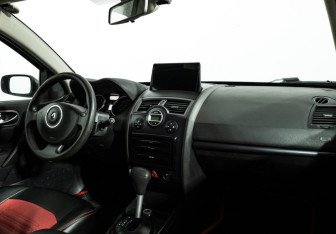 Подержанный автомобиль Renault Megane Sedan 2007 года (9 фото)
